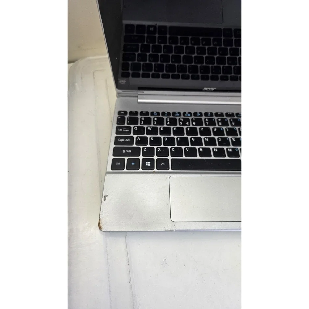 Acer Aspire SW5-012 2-in-1 Multi-Touch Laptop tablet 1.33 GHz